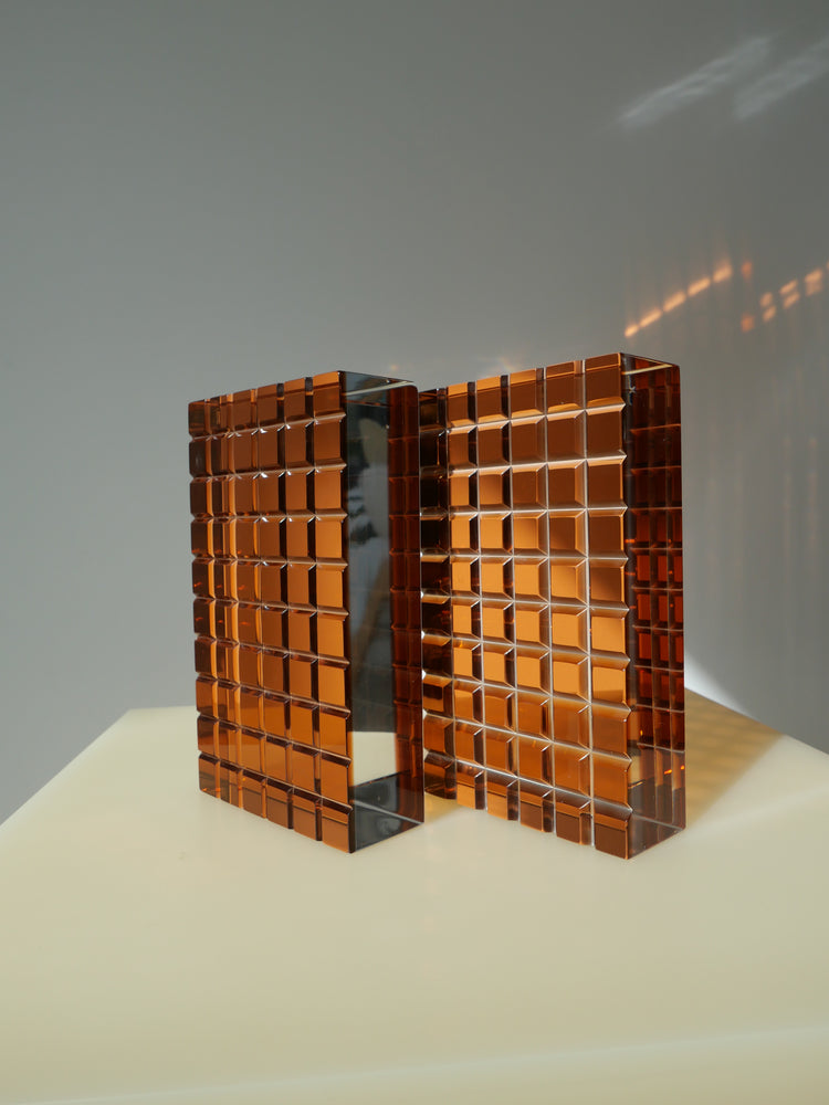 
                  
                    Load image into Gallery viewer, The LOU LOU bookends in Amber
                  
                