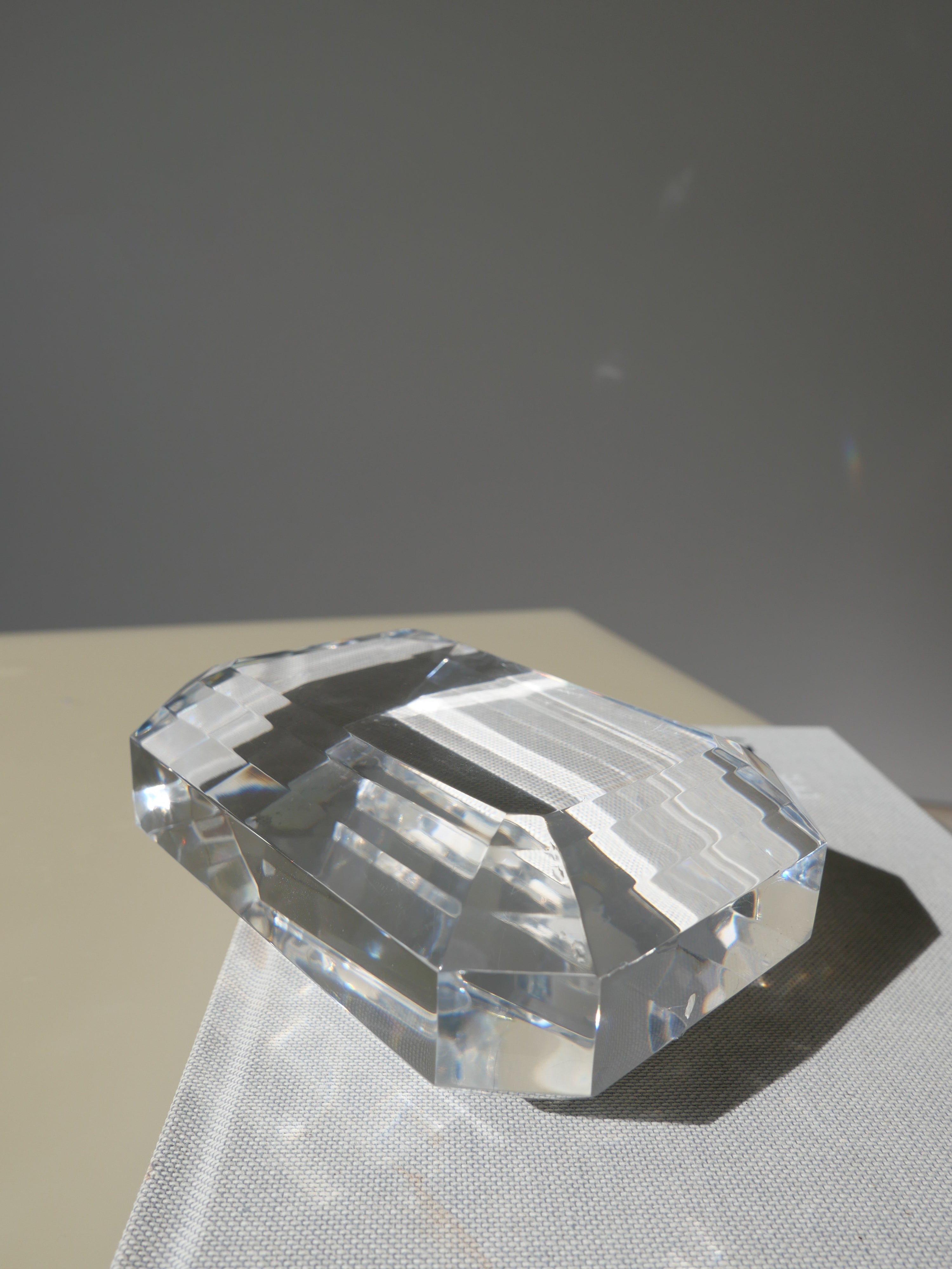The JEWEL paperweight in Clear
