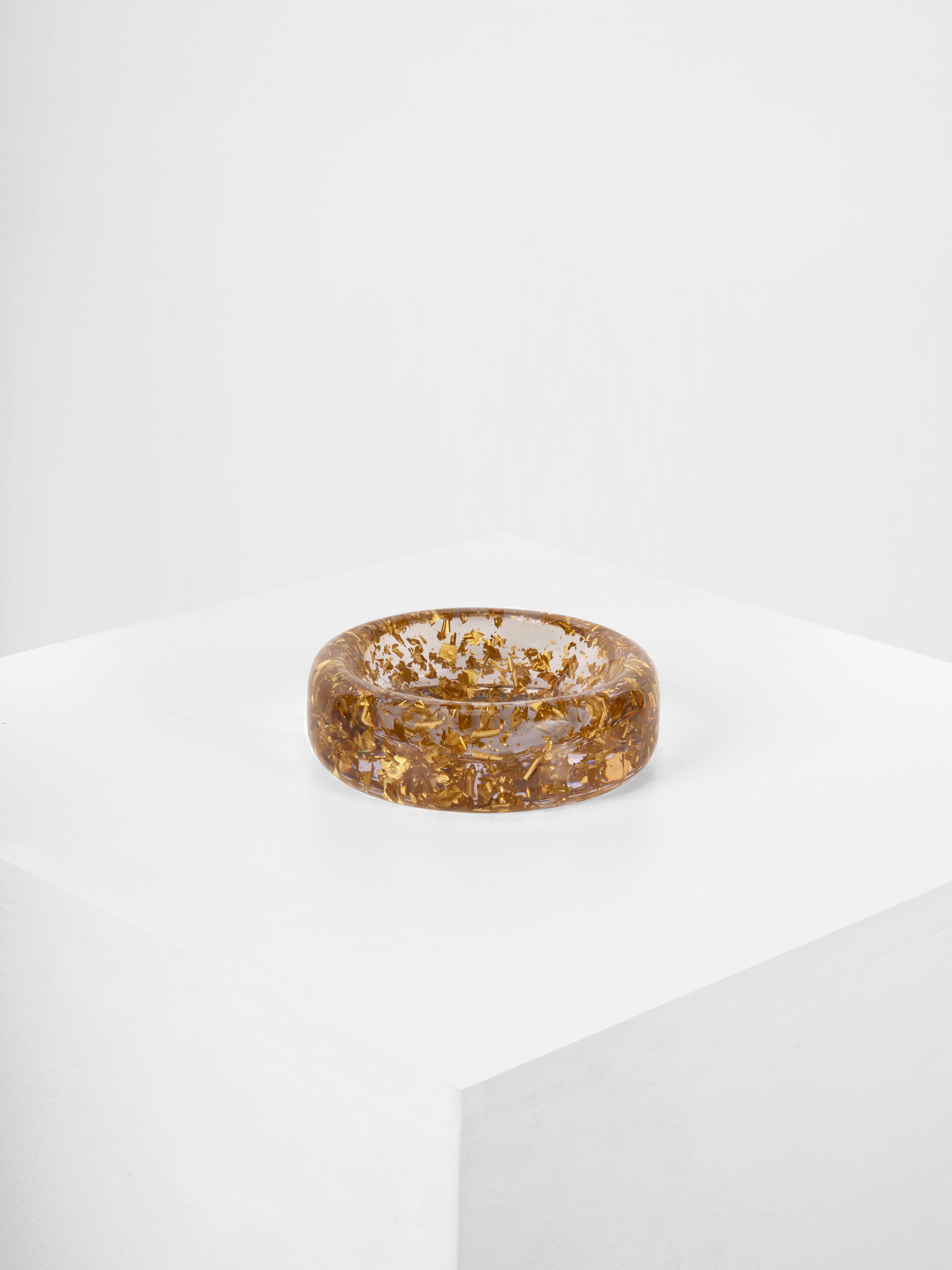 The LUNA accent bowl in Gold flake