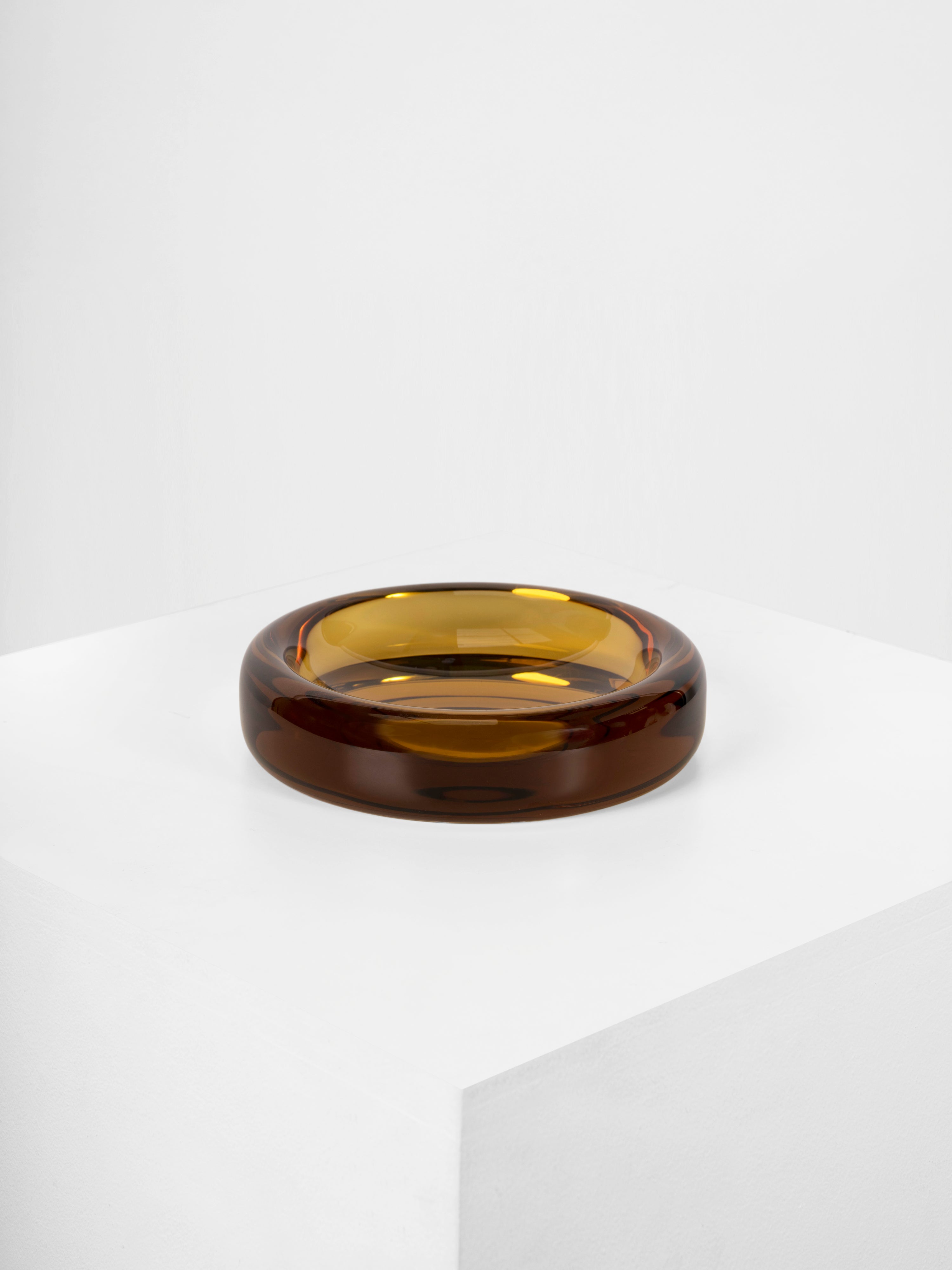 The LUNA accent bowl in Olive
