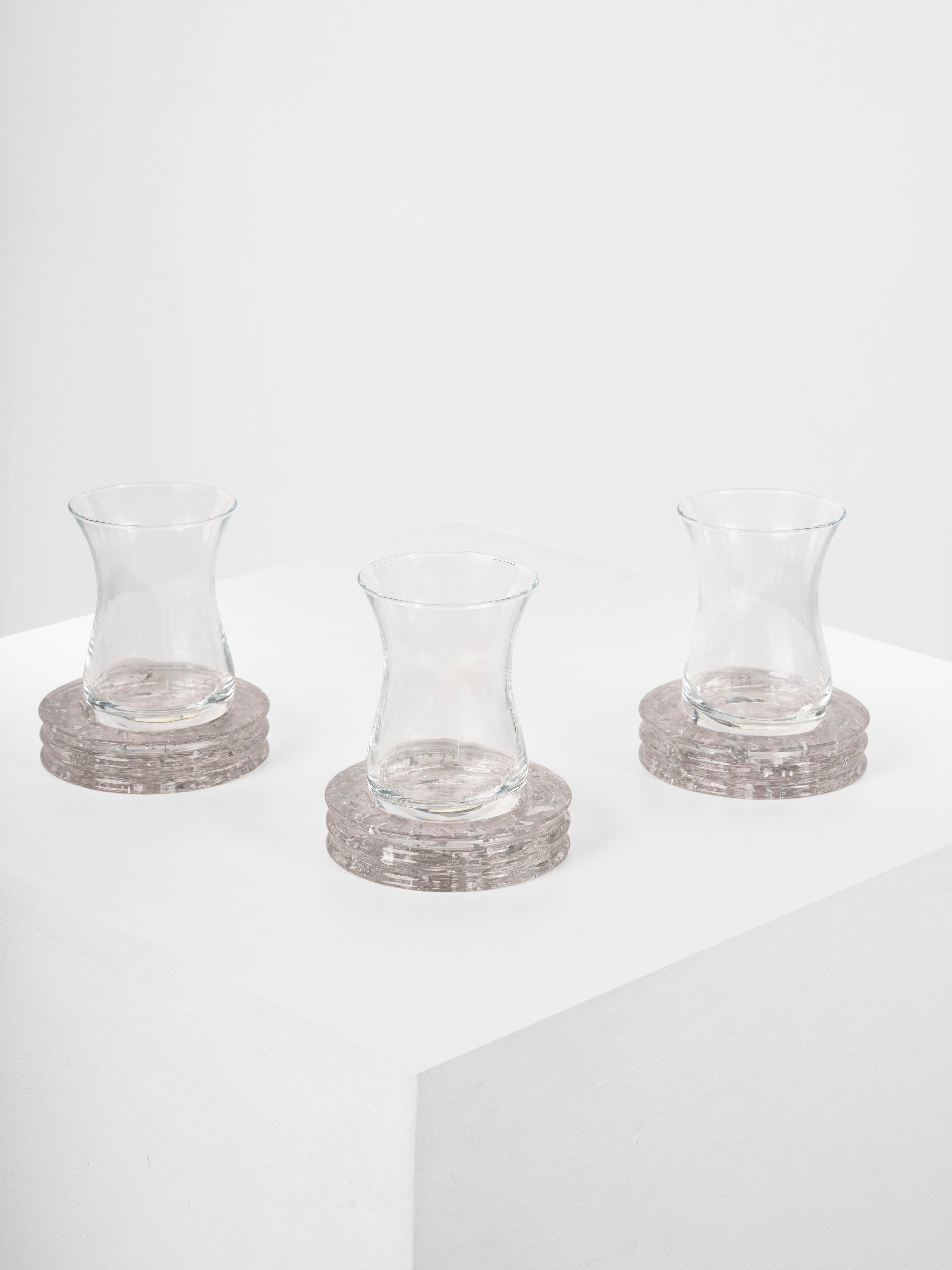 The RIPPLE teacup set in Silver flake