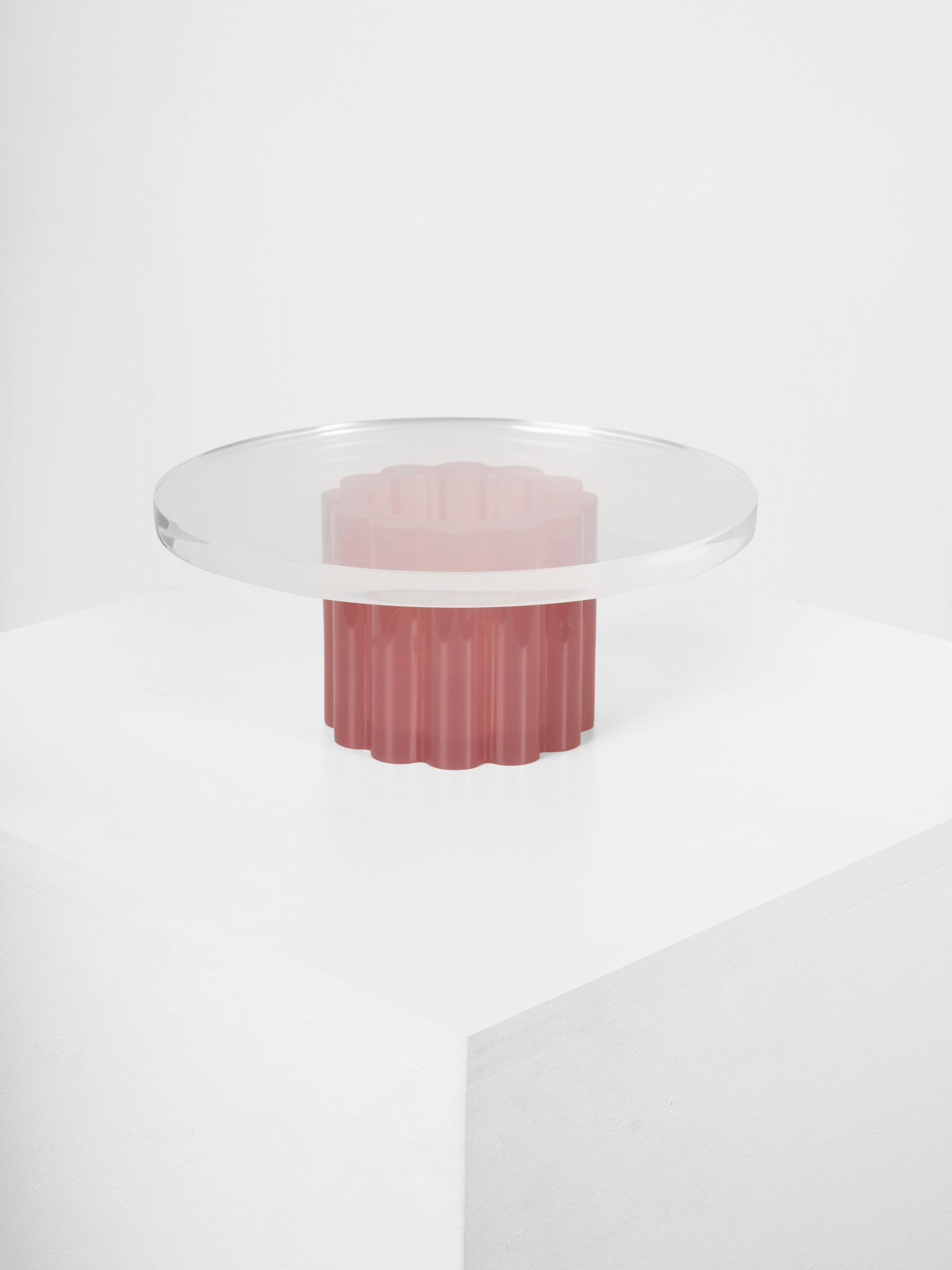 The SCALLOP cake stand in Pink