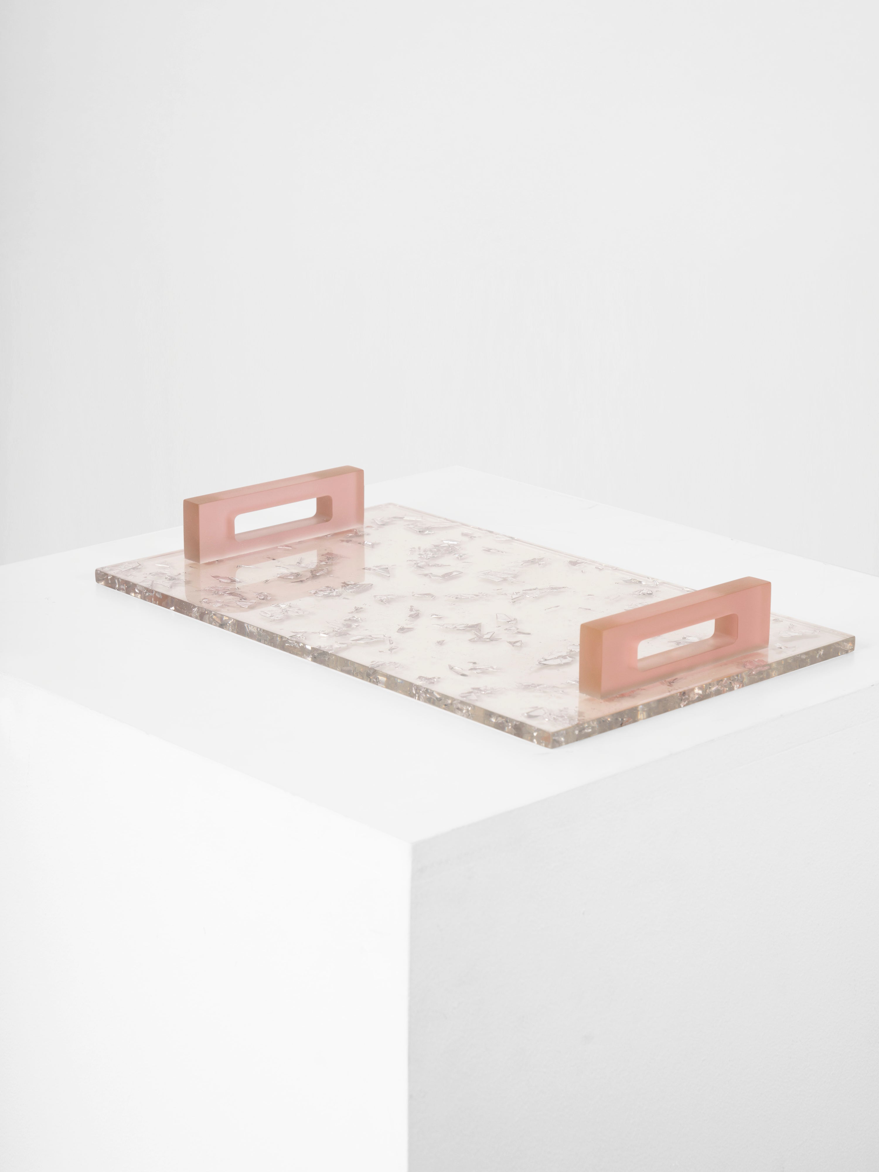 The SILVER FLAKE tray in resin