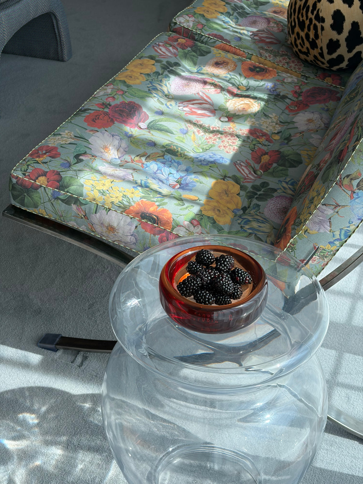 The LUNA accent bowl in Amber