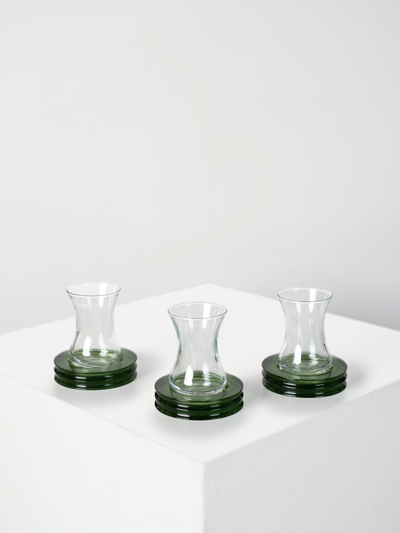 The RIPPLE teacup set in Green