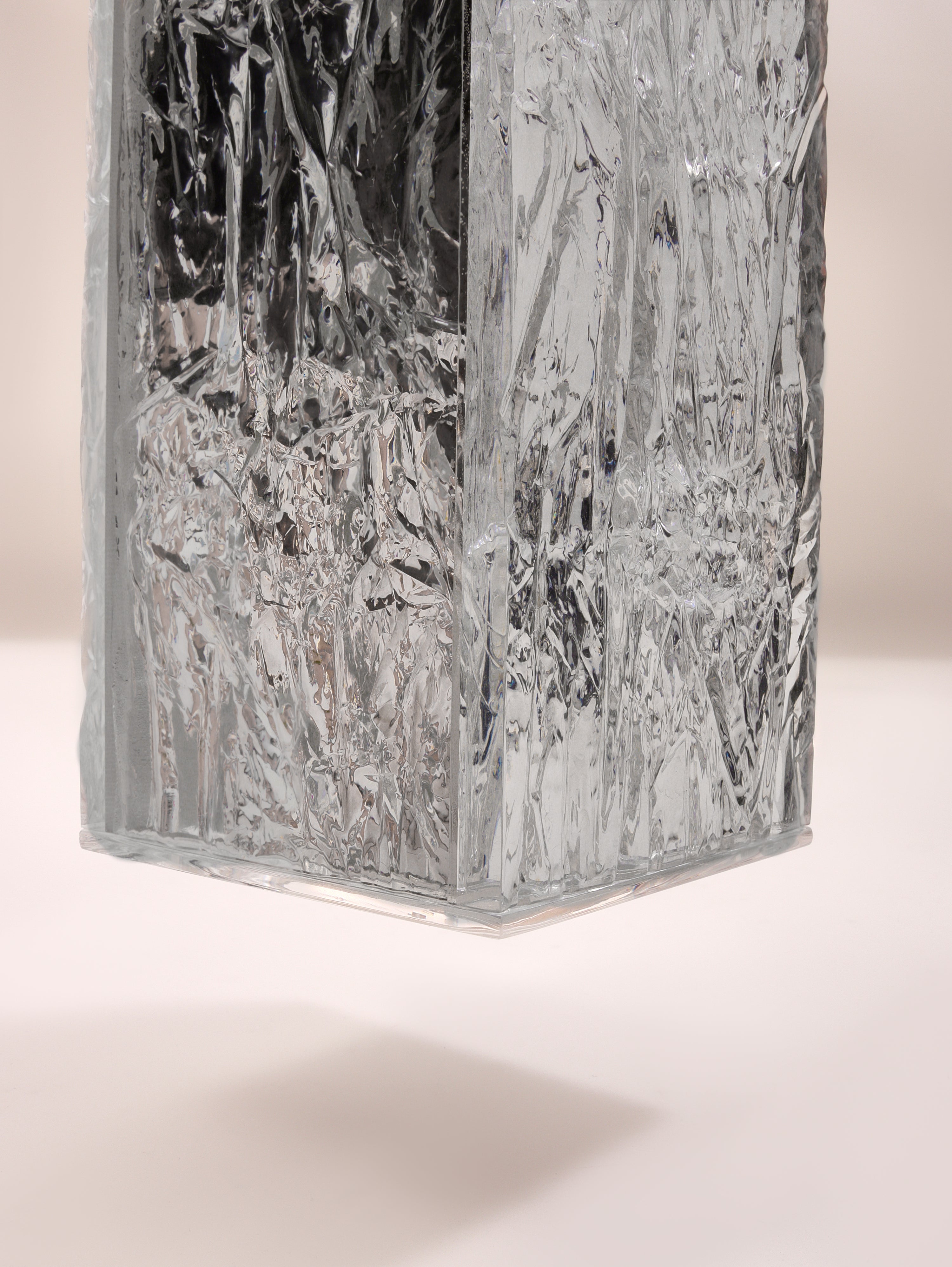 Crushed ice Silver vase