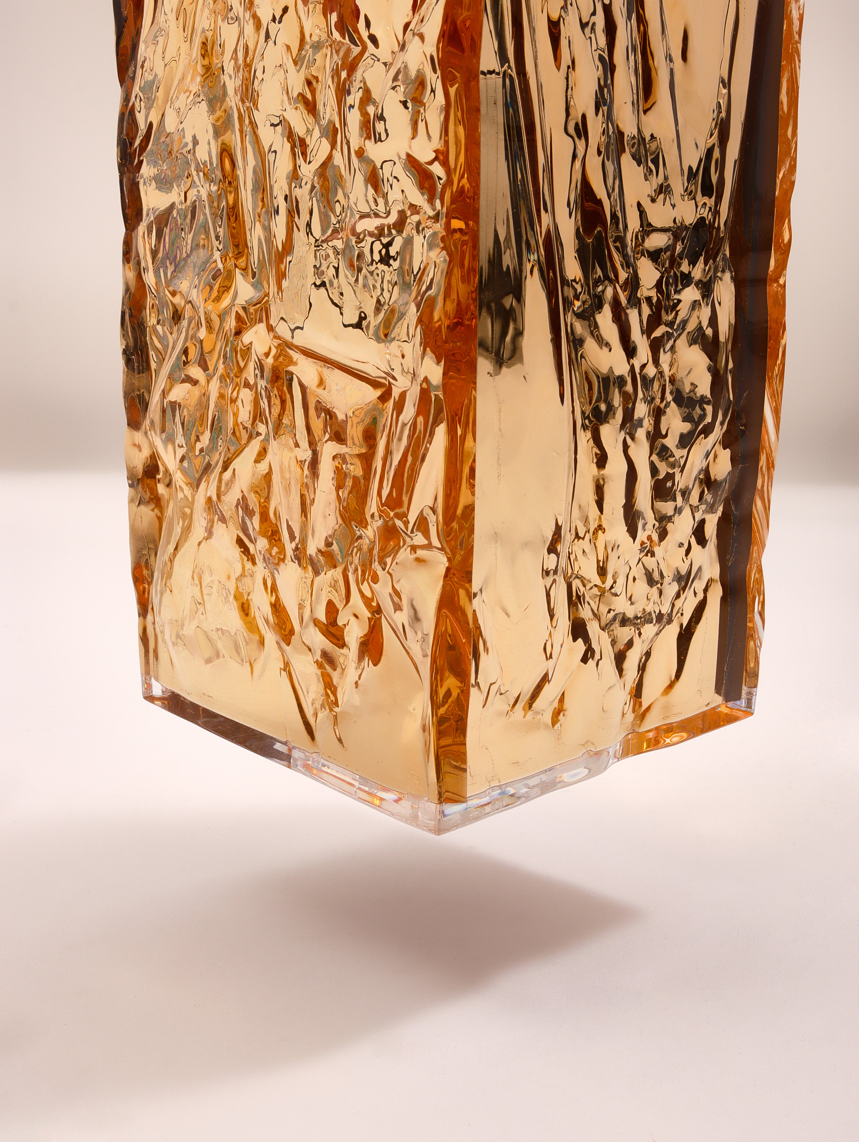 Crushed ice Gold vase