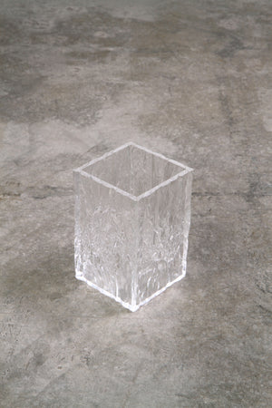 
                  
                    Load image into Gallery viewer, The CRUSHED ICE vase
                  
                