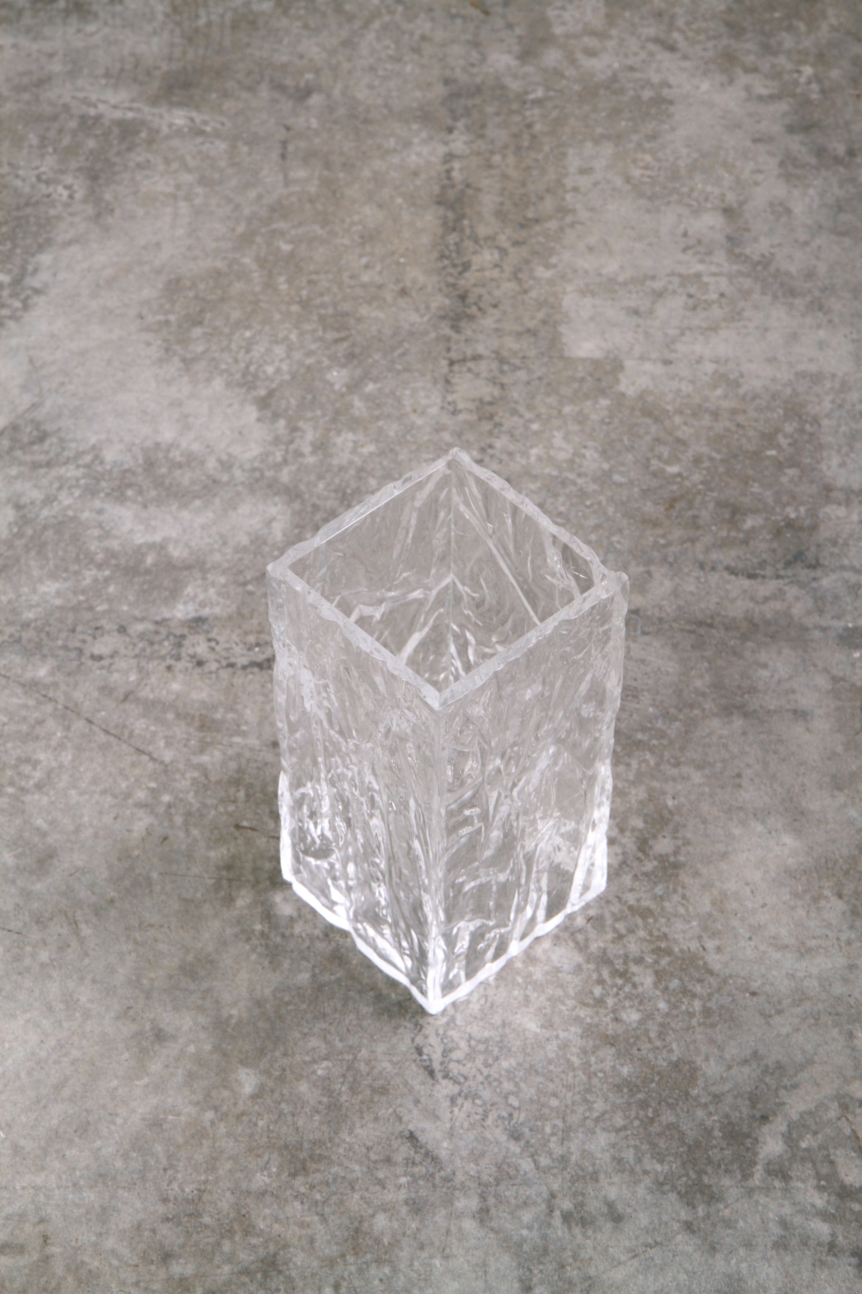 The CRUSHED ICE vase